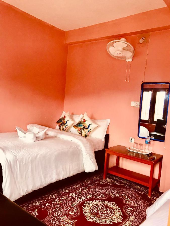 Shristi Hotel & Lodge バンディプール エクステリア 写真